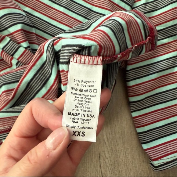New Lularoe Gigi Minty Striped Short Sleeve Top - Picture 4 of 5